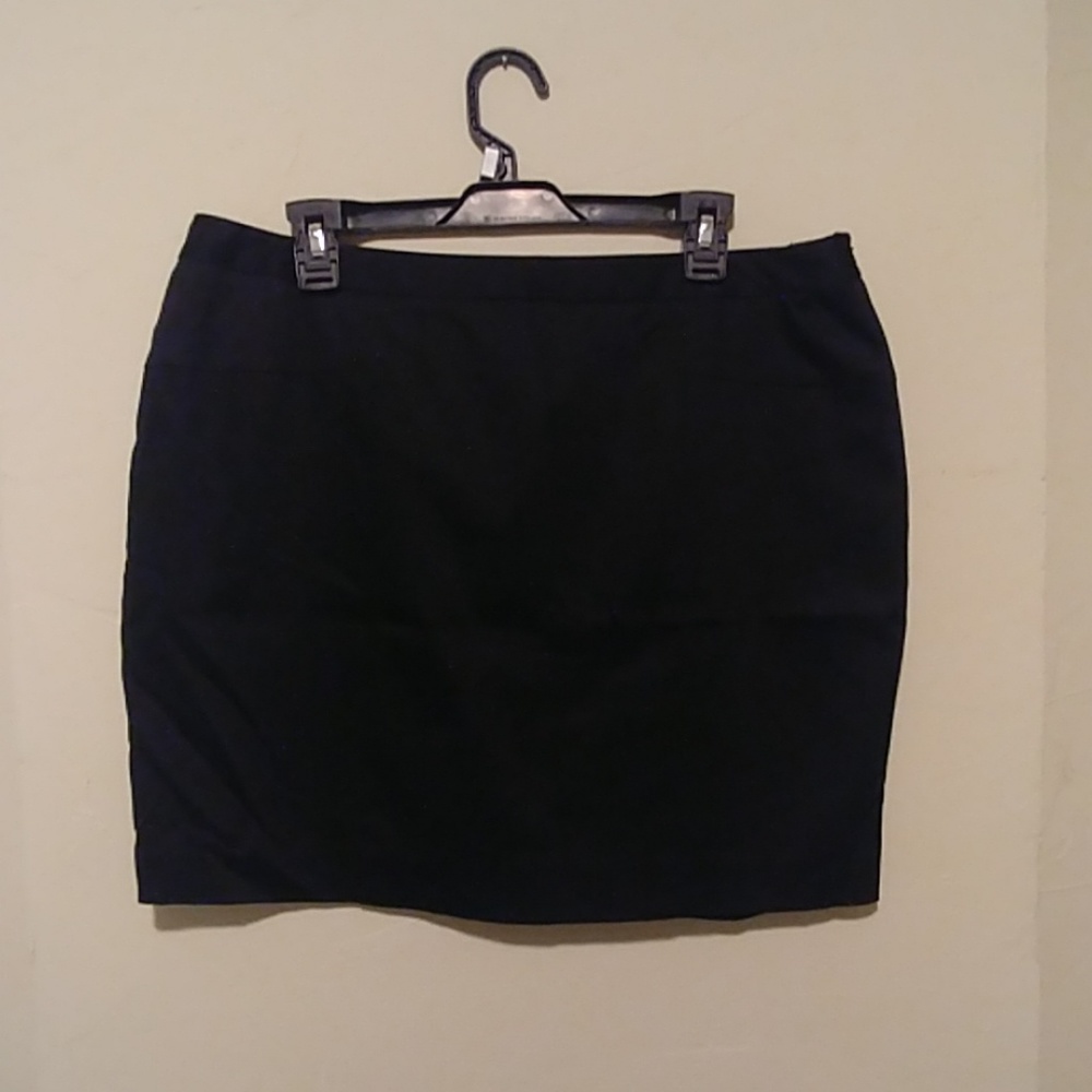 Black Worthington suit skirt